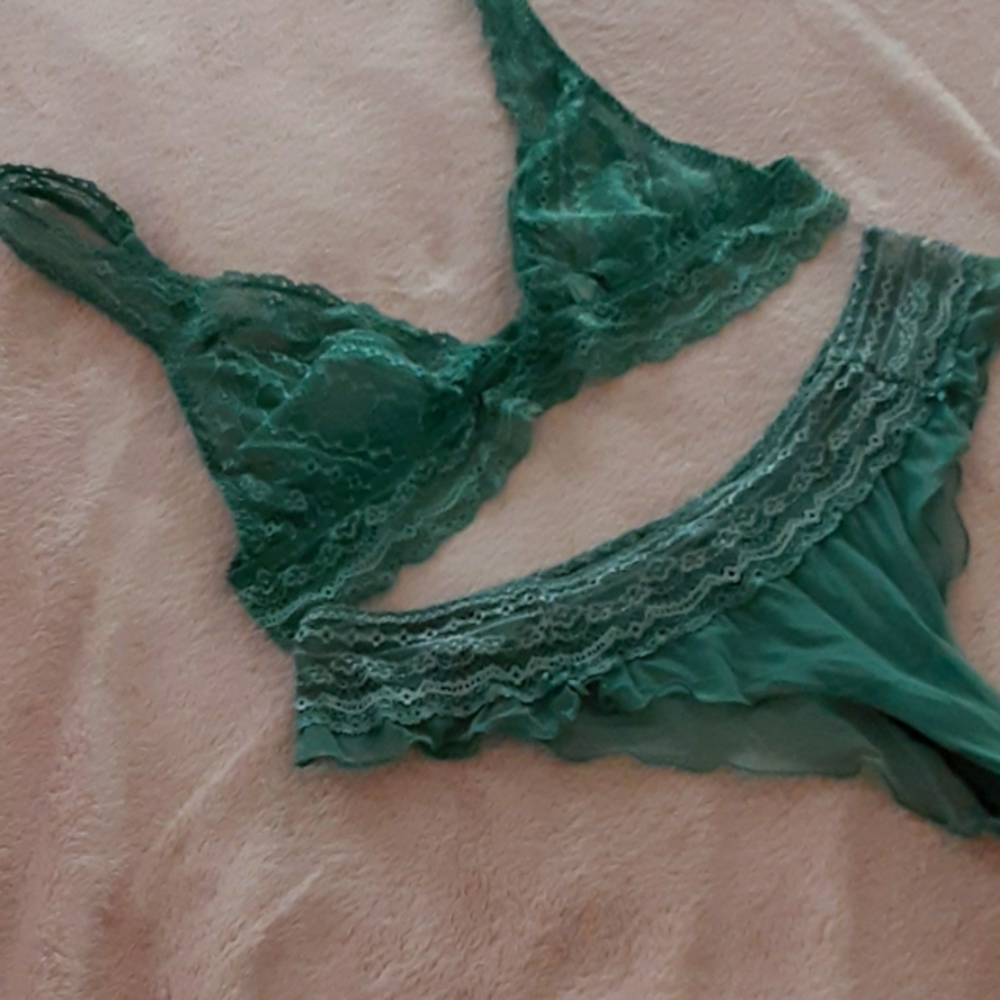 Intimissimi Bralette and Panty Set